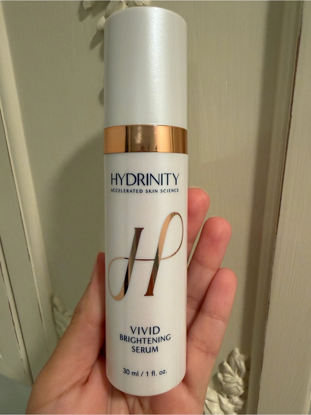 HYDRINITY VIVID Brightening Serum - Picture 4 of 7